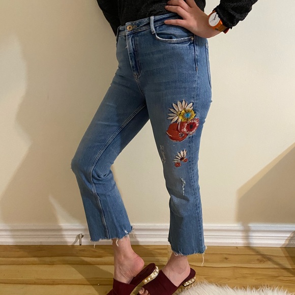 Zara Crop Jeans with Flower Embroidery - Picture 6 of 6